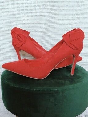 ShoeDazzle Siksika Red Suede Pointed Toe Pumps Holiday Back Bow Heels Size US 11